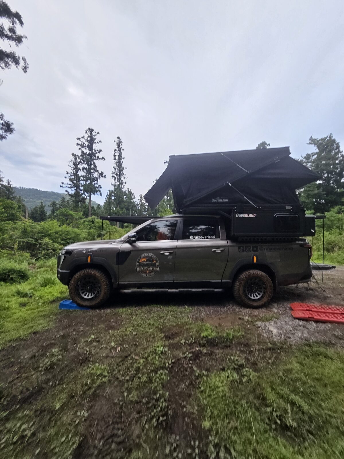 Автодом на пикапе в горах